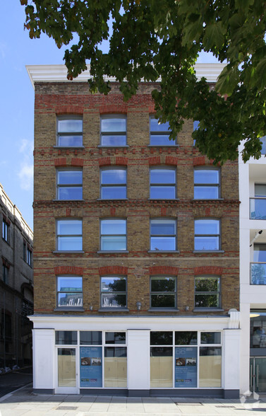 66 Turnmill St, London for rent - Building Photo - Image 2 of 3