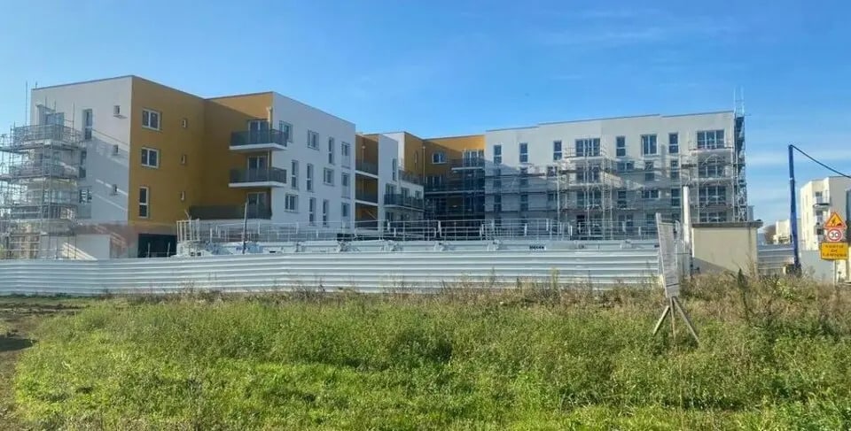 Location Commerce 138 m² - Photo 1