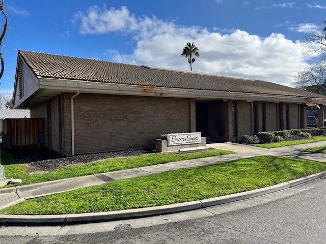 2562 Pacific Ave, Stockton, CA for rent - Building Photo - Image 1 of 8