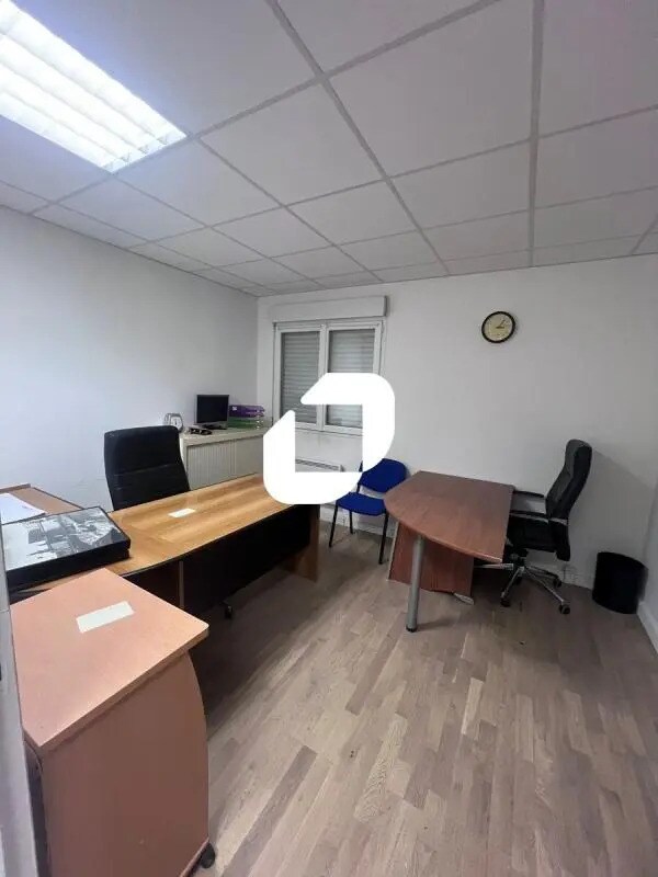 Office in Meaux to rent Interior Photo- Image 1 of 3