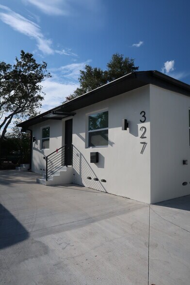 327 14th Ave S, Saint Petersburg, FL for rent - Building Photo - Image 3 of 14