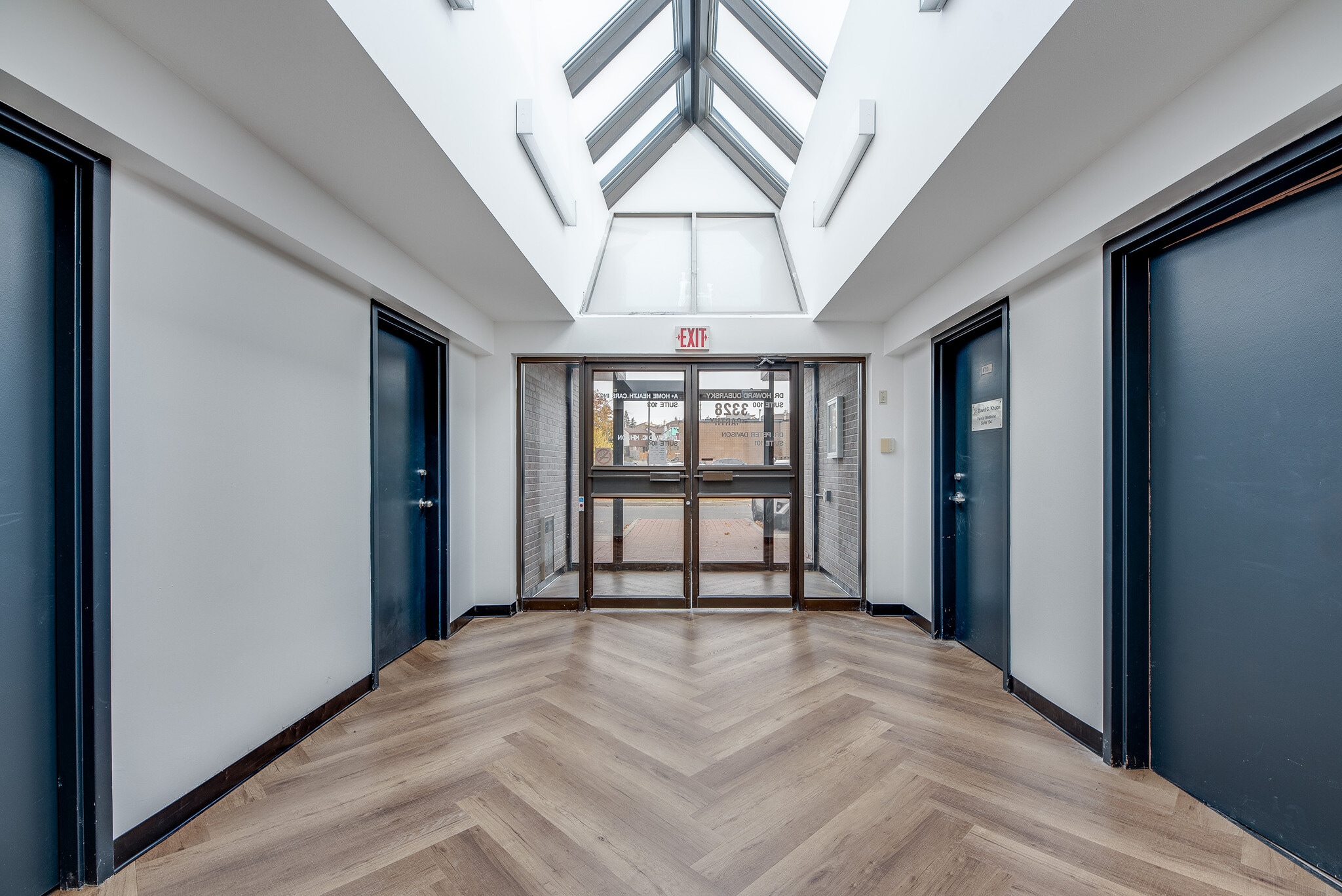3328 McCarthy Rd, Ottawa, ON to rent Lobby- Image 1 of 4