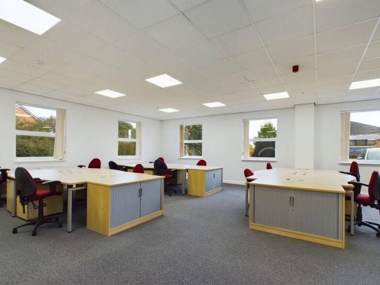 Beecham Ct, Wigan to rent - Building Photo - Image 3 of 5