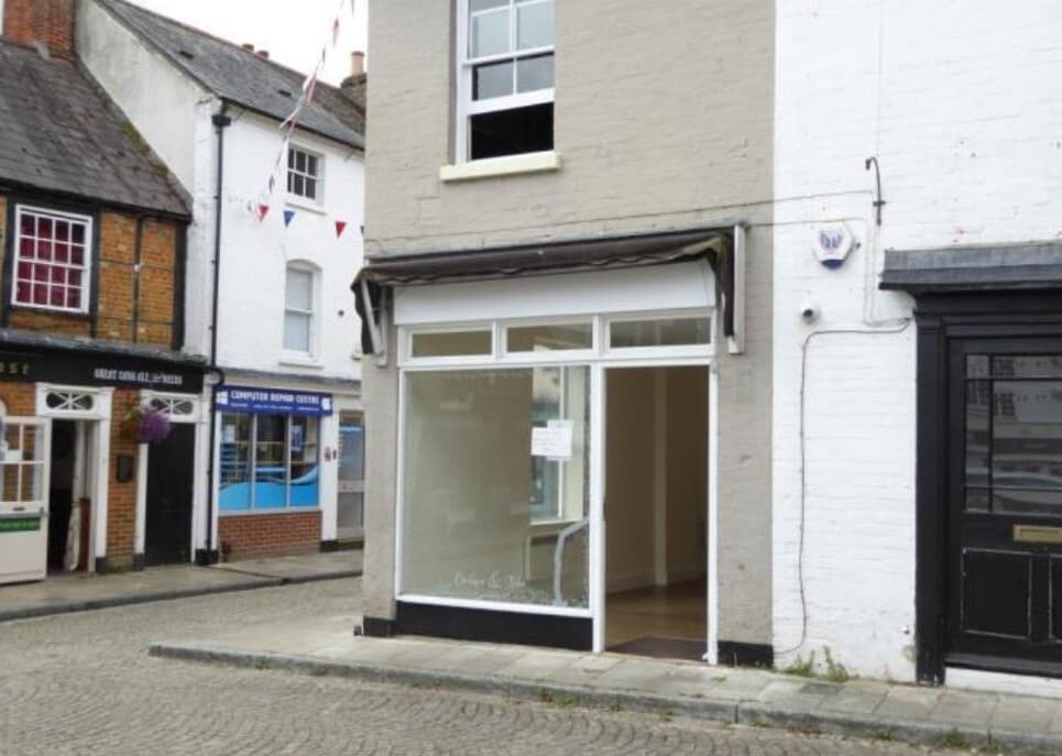 6 The Corn Market, Romsey to rent Building Photo- Image 1 of 2