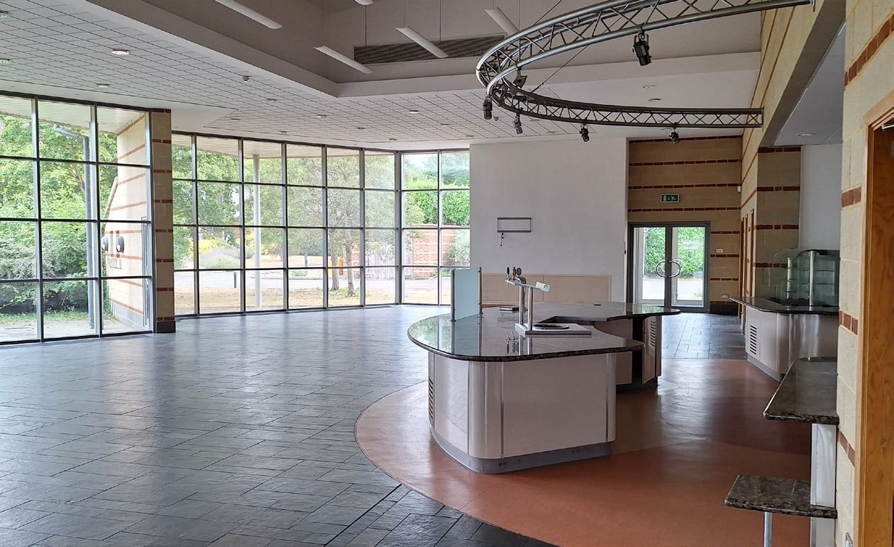 Shurdington Rd, Shurdington to rent Interior Photo- Image 1 of 6