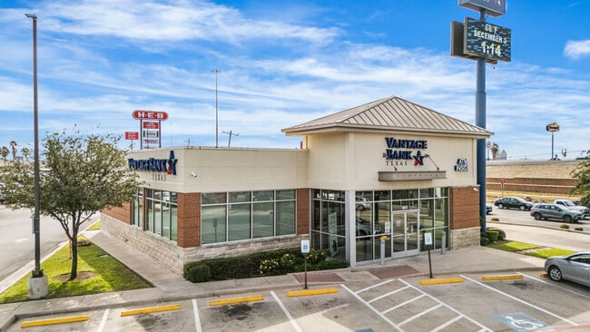 More details for 4819 San Dario Ave, Laredo, TX - Retail for Sale