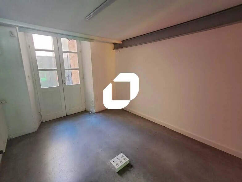 Office in Bordeaux to rent - Interior Photo - Image 3 of 9