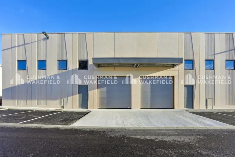 291 Chemin Des Pinchinades, Les Pennes-Mirabeau for sale - Building Photo - Image 1 of 21