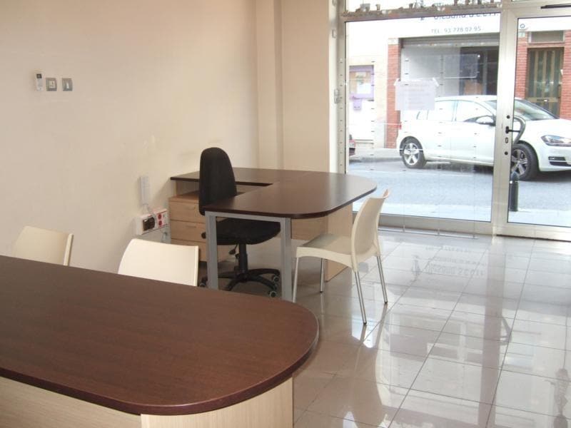 Office / Retail in Olesa de Montserrat, Barcelona to rent Interior Photo- Image 1 of 9