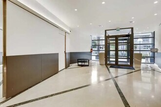 39 Rue Du Gouverneur Général Eboué, Issy-les-Moulineaux to rent Building Photo- Image 1 of 6
