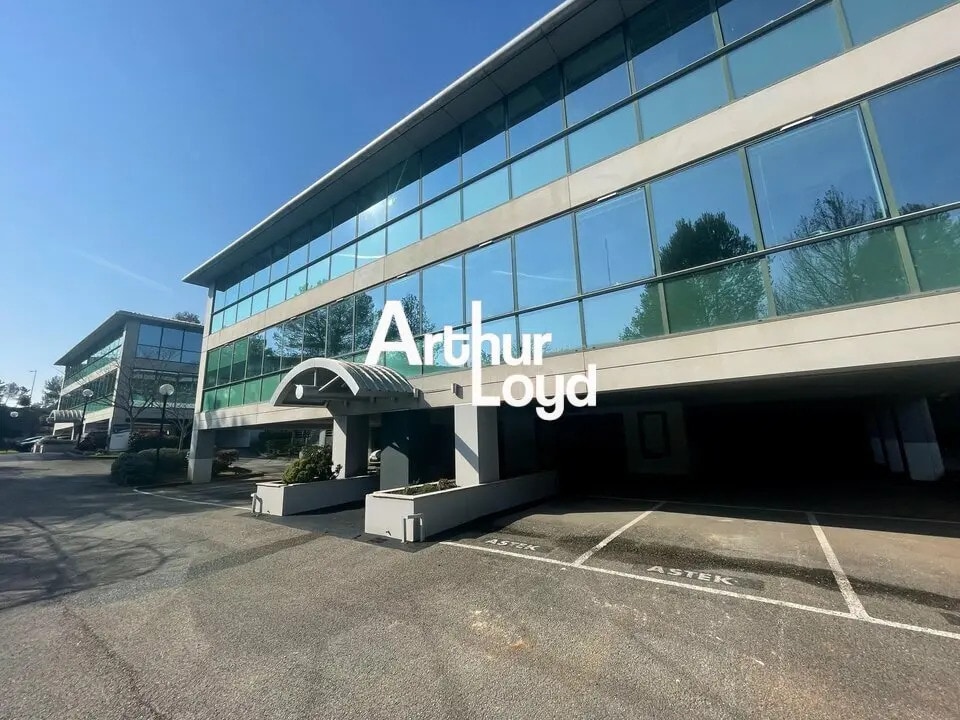 Office in SOPHIA ANTIPOLIS to rent Building Photo- Image 1 of 6
