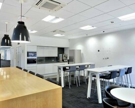 90 Hills Rd, Cambridge to rent Interior Photo- Image 1 of 3