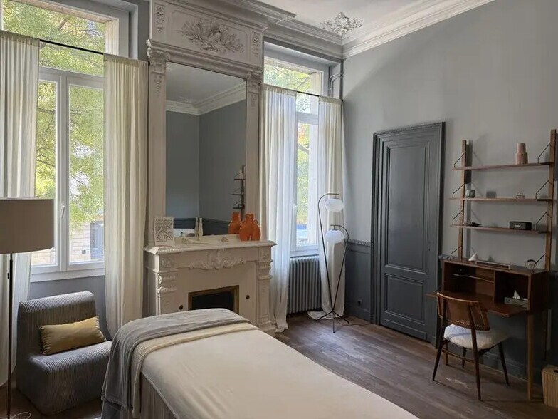 Office in Bordeaux to rent - Interior Photo - Image 1 of 3