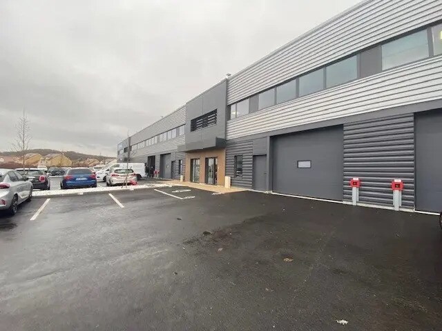 Location Local d'activités 339 m² - Photo 1