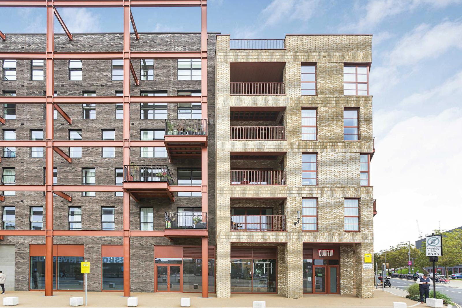 36 East Bay Ln, London for sale Building Photo- Image 1 of 1