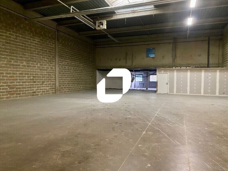 Office in Gennevilliers to rent - Interior Photo - Image 2 of 12