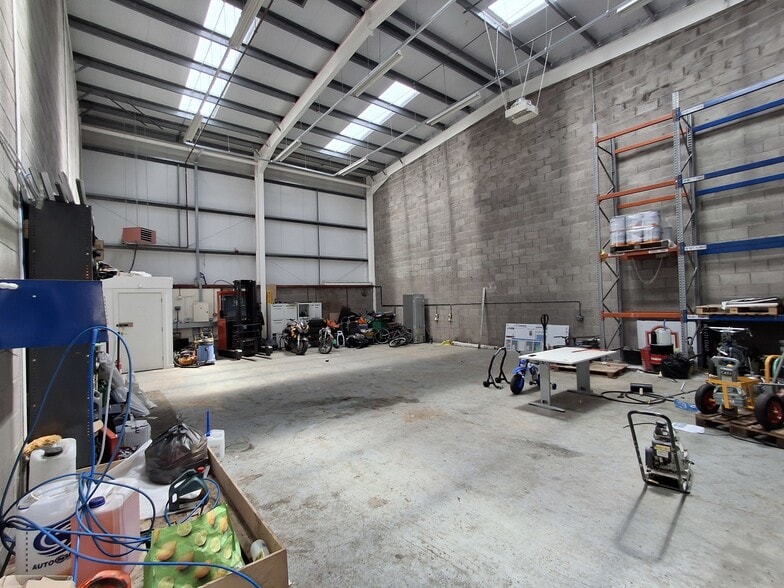 6B Dryden Rd, Loanhead to rent - Building Photo - Image 2 of 3