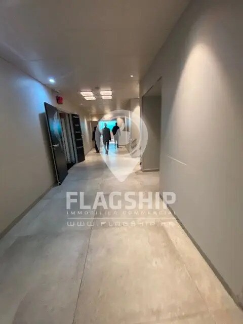 Office in Nanterre to rent Interior Photo- Image 1 of 10