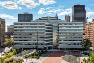 400 Locust St, Des Moines, IA for rent Building Photo- Image 1 of 11