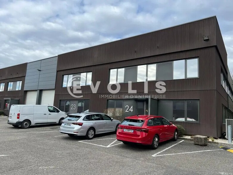 Light Industrial in Dardilly to rent - Building Photo - Image 1 of 6