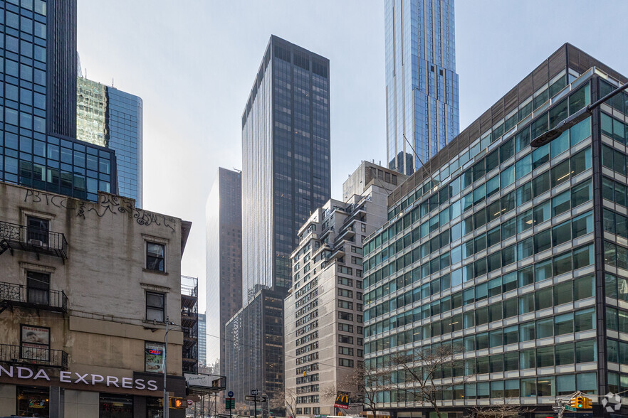 800 Third Ave, New York, NY for rent - Building Photo - Image 1 of 14