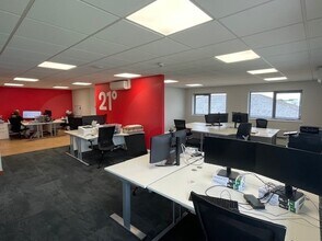 Common Rd, York to rent Interior Photo- Image 2 of 3