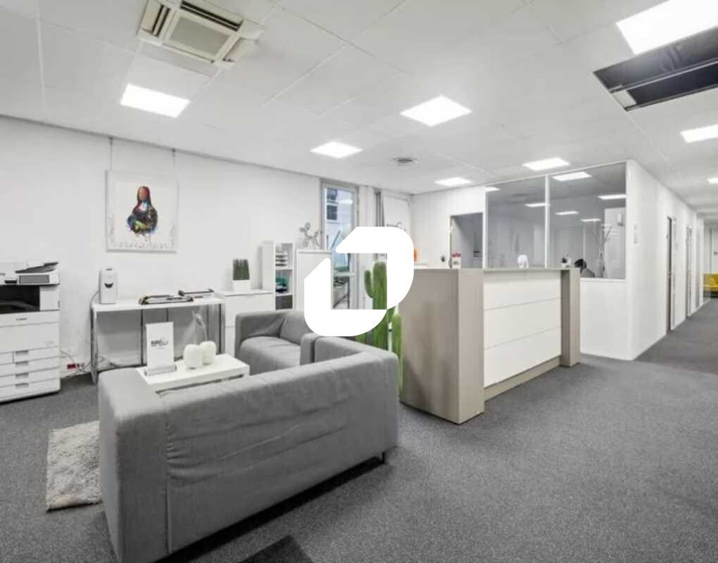 Office in Vélizy-Villacoublay to rent Building Photo- Image 1 of 7