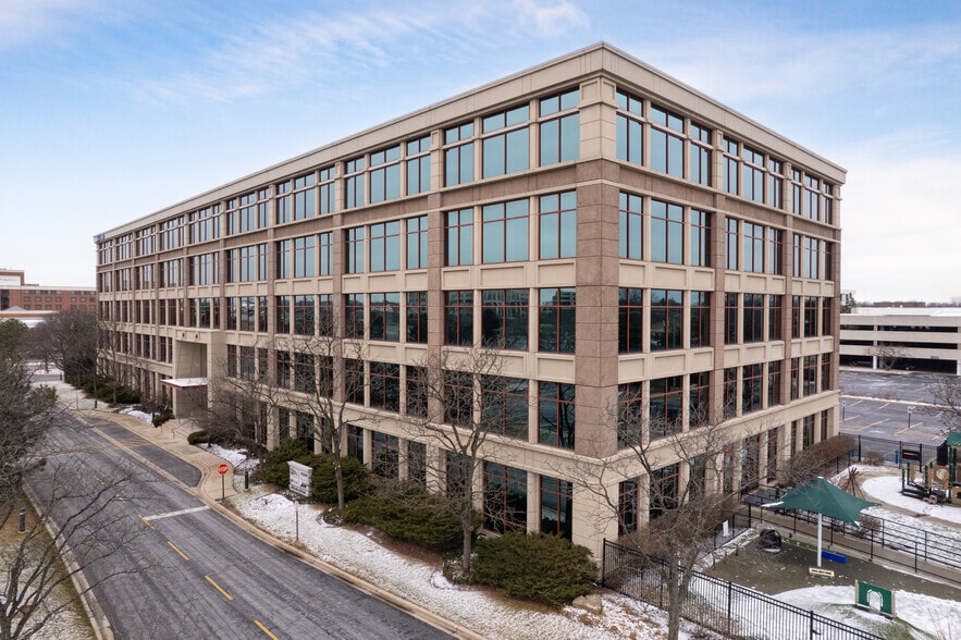 1650 Lake Cook Rd, Deerfield, IL to rent - Building Photo - Image 2 of 19