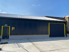 Moorside, Colchester to rent Building Photo- Image 1 of 6