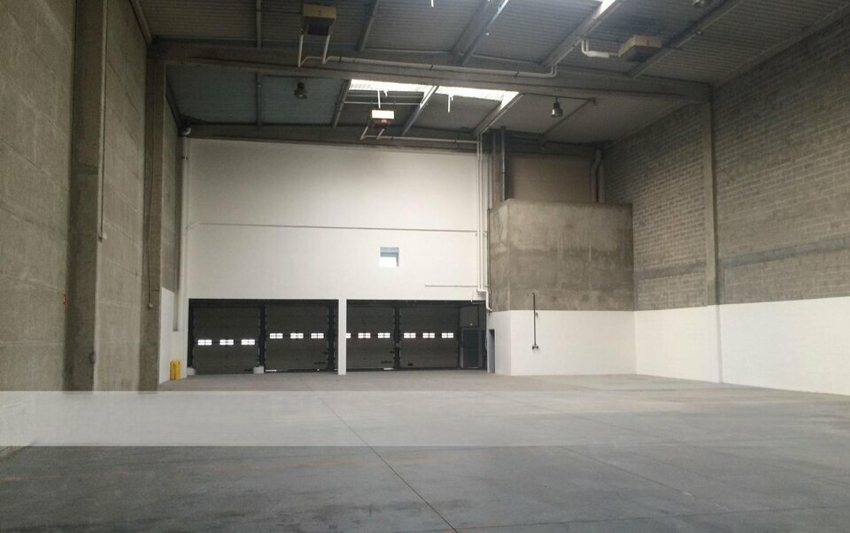 Light Industrial in Saint-Ouen-sur-Seine to rent Interior Photo- Image 1 of 4