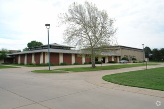 9112 E Central Ave, Wichita, KS for sale Primary Photo- Image 1 of 1