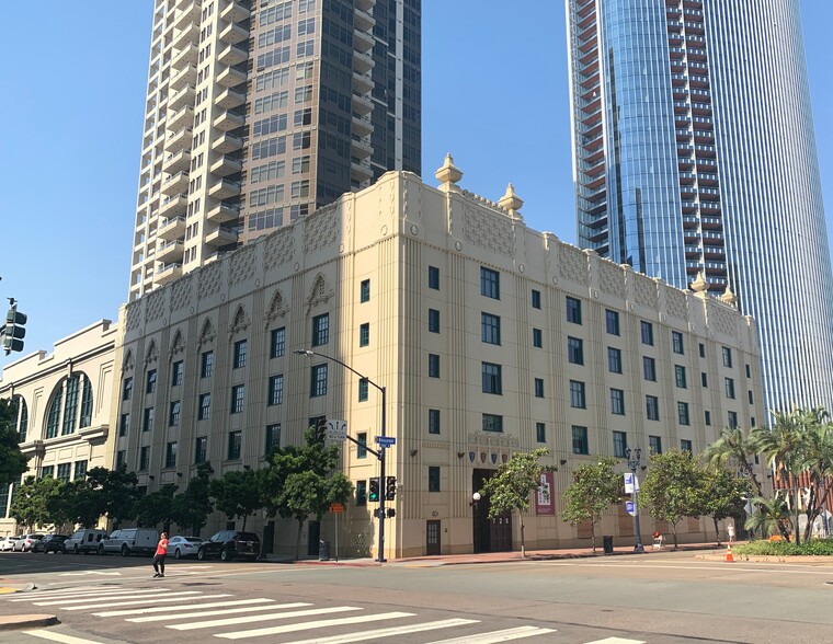 725 W Broadway, San Diego, CA for rent - Primary Photo - Image 1 of 1