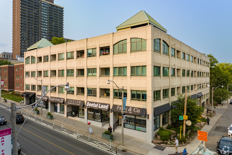 1219-1231 Yonge St, Toronto, ON for rent - Primary Photo - Image 1 of 4