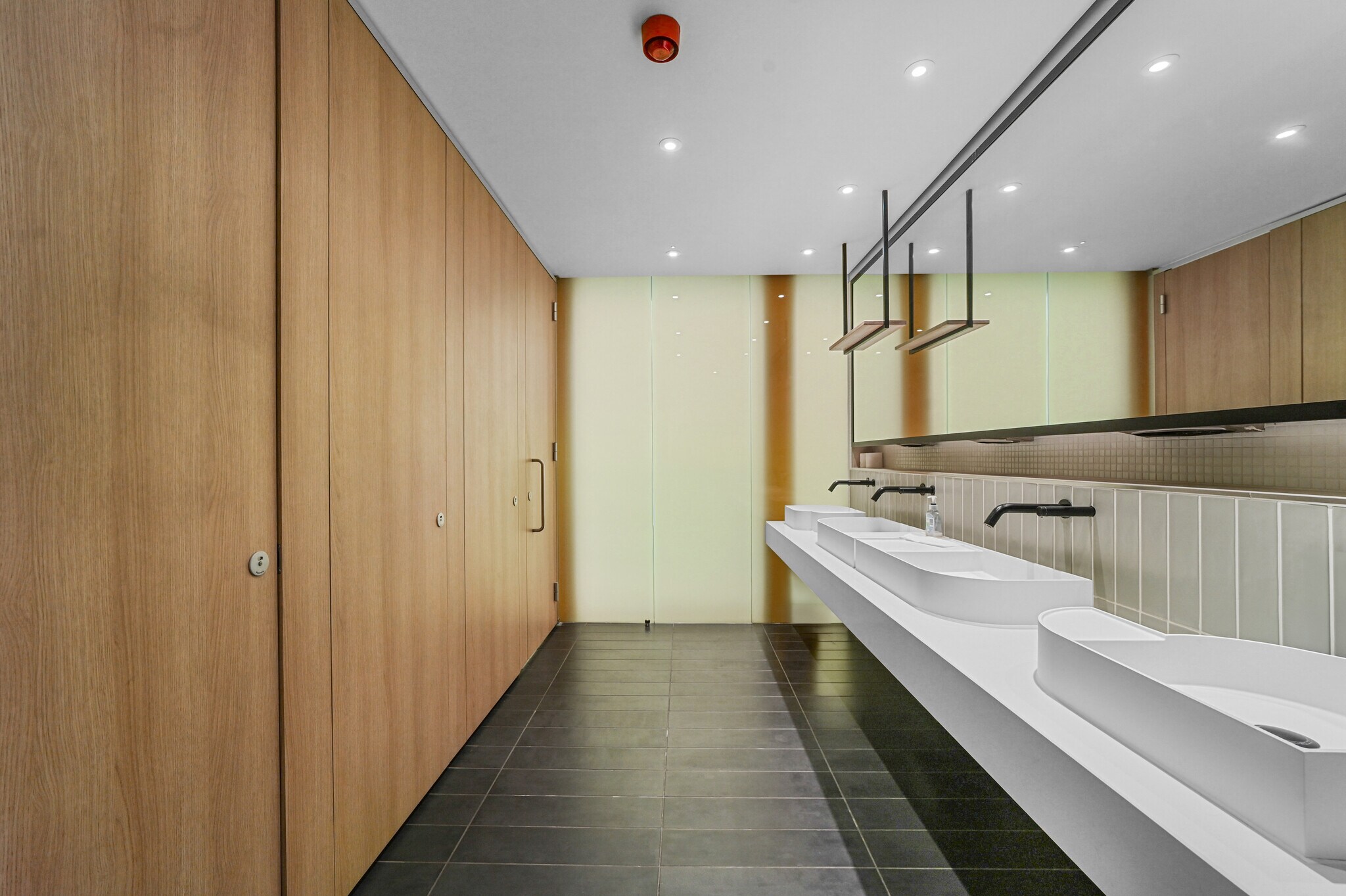 30 Eastbourne Ter, London to rent Interior Photo- Image 1 of 10