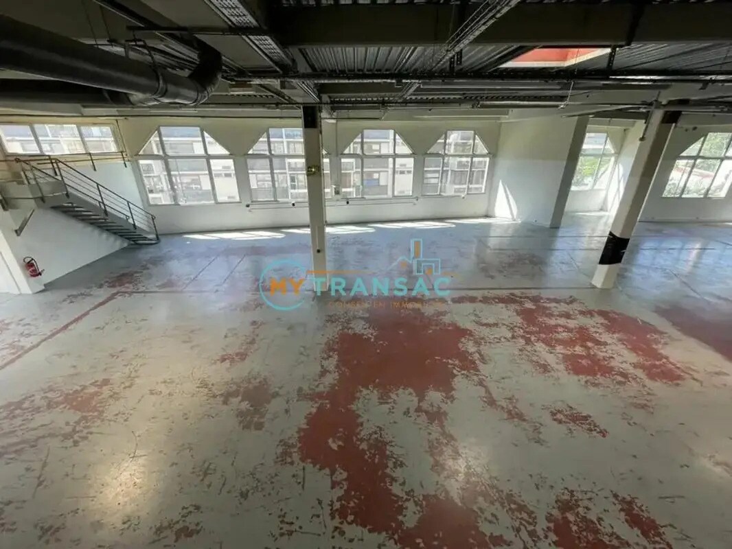 Light Industrial in Aubervilliers to rent Interior Photo- Image 1 of 13