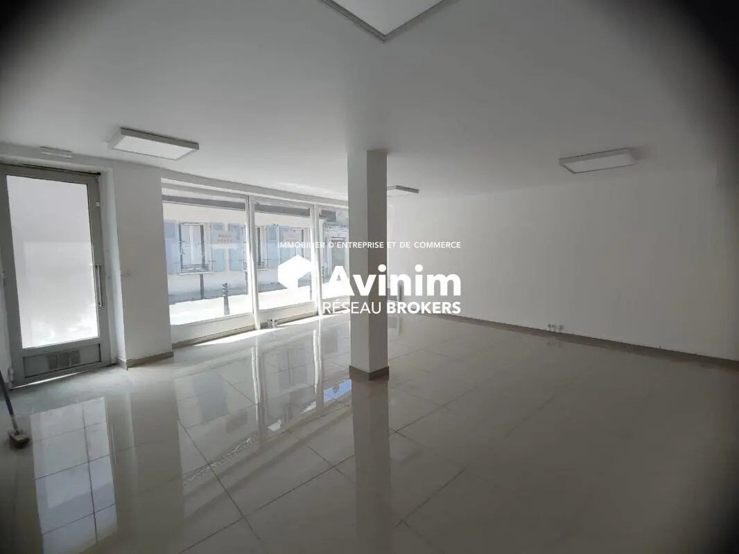 Office in Gonesse to rent Interior Photo- Image 1 of 3