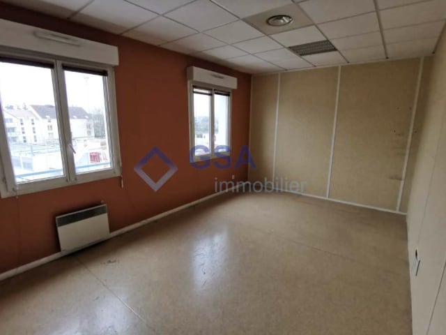 Location Bureaux 140 m² - Photo 1