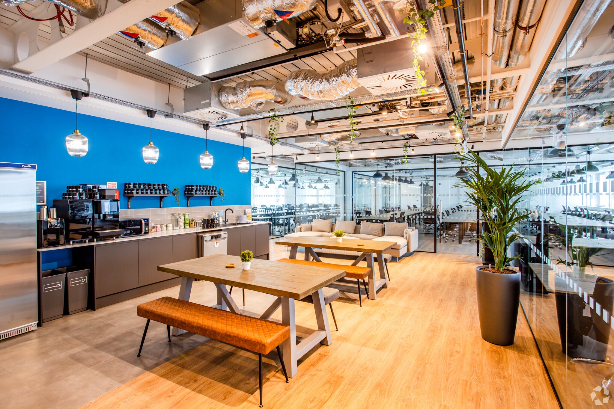 40 Princes St, Edinburgh to rent Interior Photo- Image 1 of 8