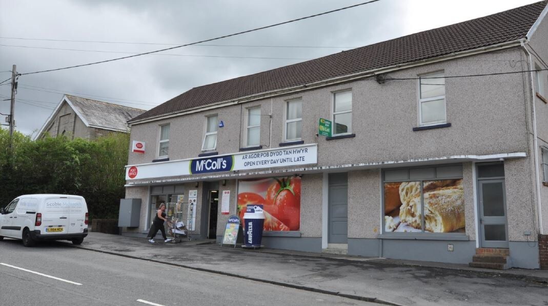 62-62A Heol Morlais, Kidwelly for sale Building Photo- Image 1 of 1