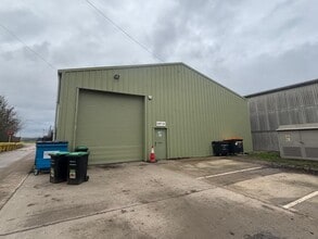 Chestnut Lane Ln, Royston to rent Building Photo- Image 1 of 8