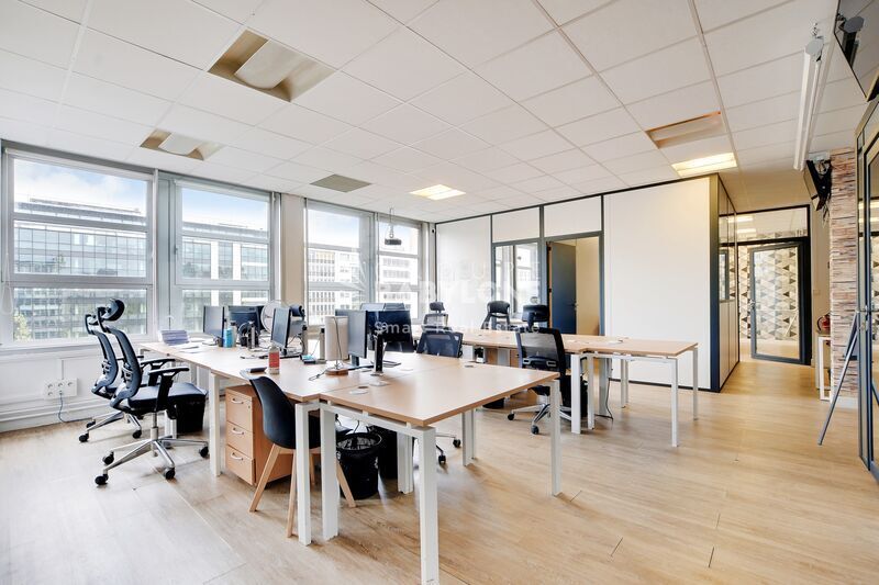 Office in Neuilly-sur-Seine to rent Interior Photo- Image 1 of 13