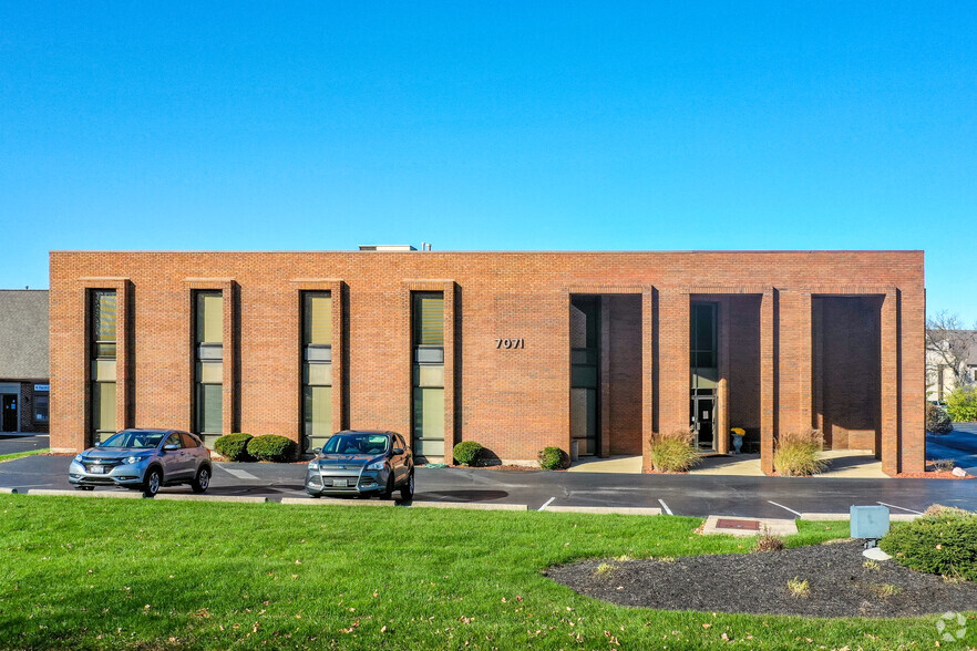 7071 Corporate Way, Dayton, OH for rent - Building Photo - Image 2 of 10