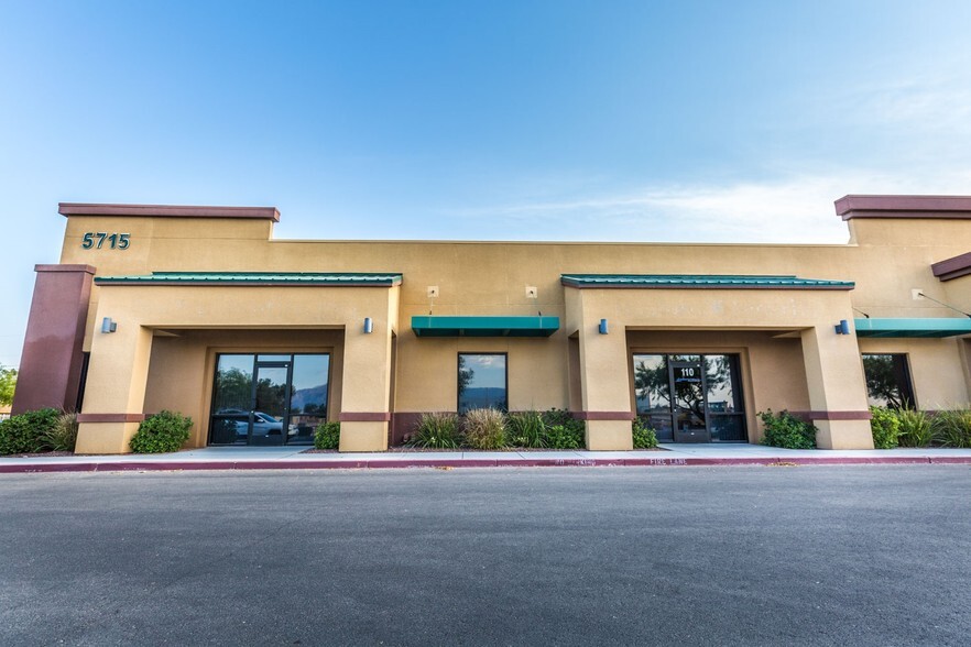 5715-5717 W Alexander Rd, Las Vegas, NV for sale - Building Photo - Image 1 of 1