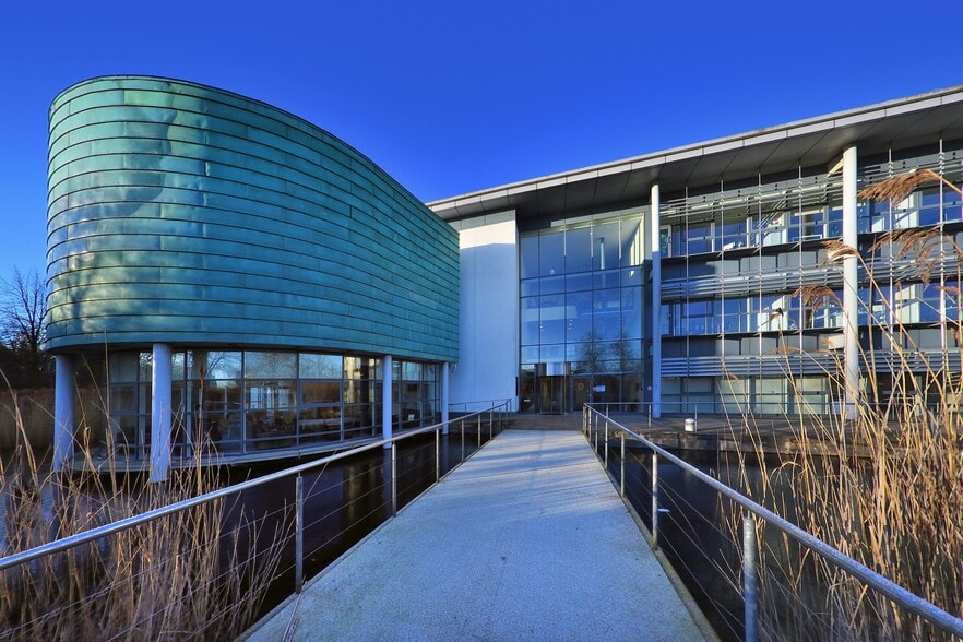 Rosebank, Livingston to rent - Building Photo - Image 3 of 8