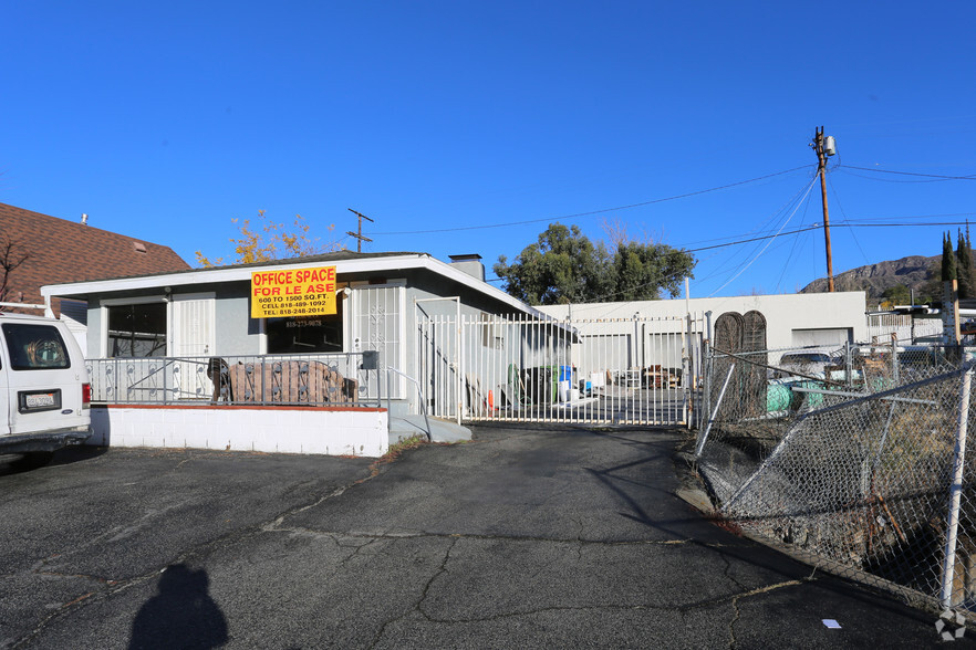 7013 Foothill Blvd, Tujunga, CA for sale - Primary Photo - Image 1 of 1