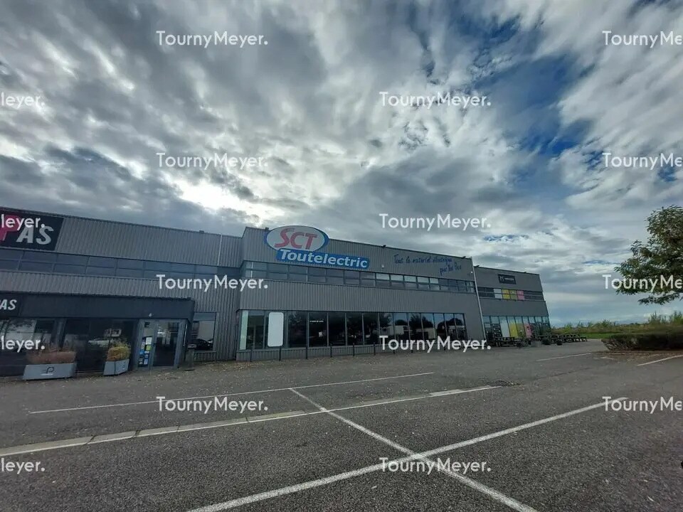 Light Industrial in Plaisance-du-Touch to rent Building Photo- Image 1 of 5