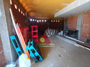 Retail in Madrid, Madrid to rent Interior Photo- Image 2 of 6