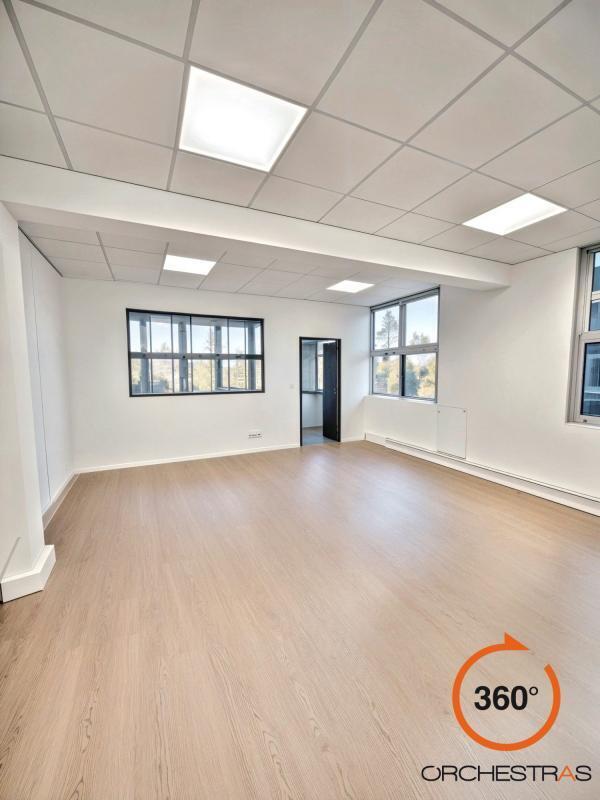 Office in Noisy-le-Grand for sale Building Photo- Image 1 of 11