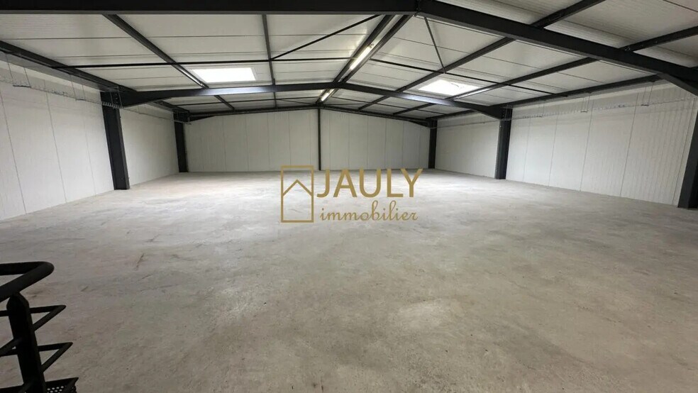 Retail in Mareuil-lès-Meaux to rent - Building Photo - Image 2 of 12