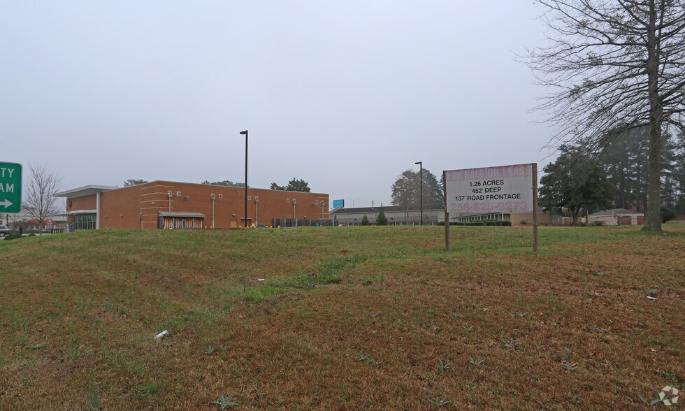 1600 Blk Lee St, Alexander City, AL for sale - Primary Photo - Image 1 of 1